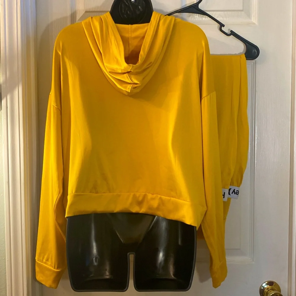 Hurley Vibrant Misted Yellow Hoodie Jogger Set NWTs - Picture 2 of 9